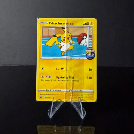 Pikachu on the Ball FUT20-001